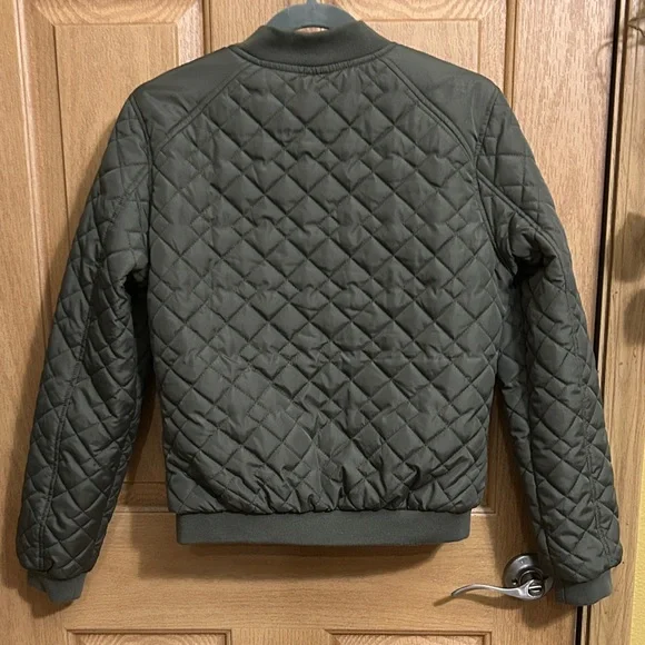 Ashley By 26 International Women’s Quilted Olive Green, Zip Up, Jacket, Size M. - Picture 3 of 6